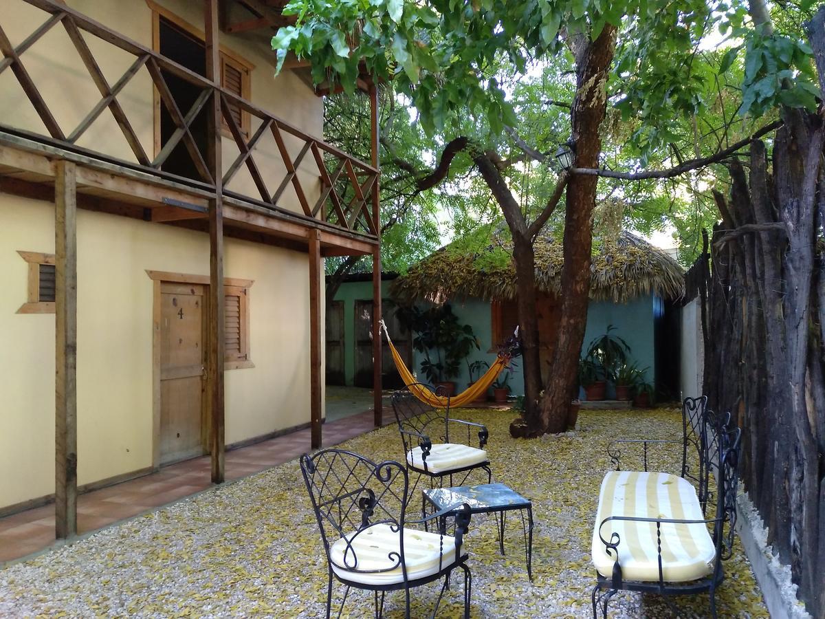 Hotel Loro Tuerto Barahona ภายนอก รูปภาพ