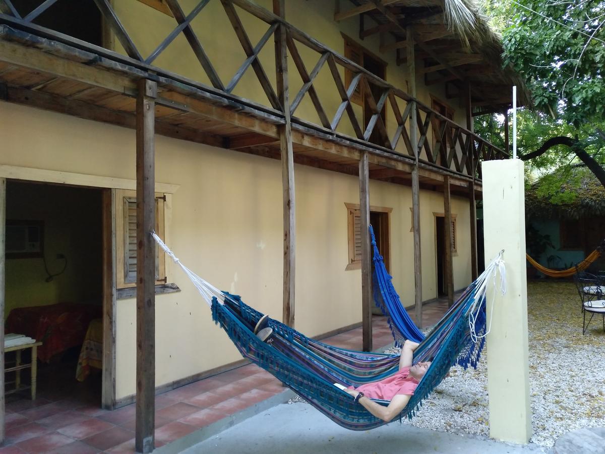 Hotel Loro Tuerto Barahona ภายนอก รูปภาพ