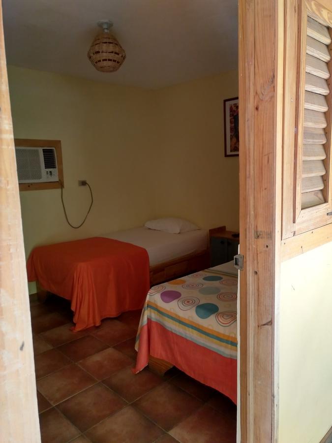 Hotel Loro Tuerto Barahona ภายนอก รูปภาพ