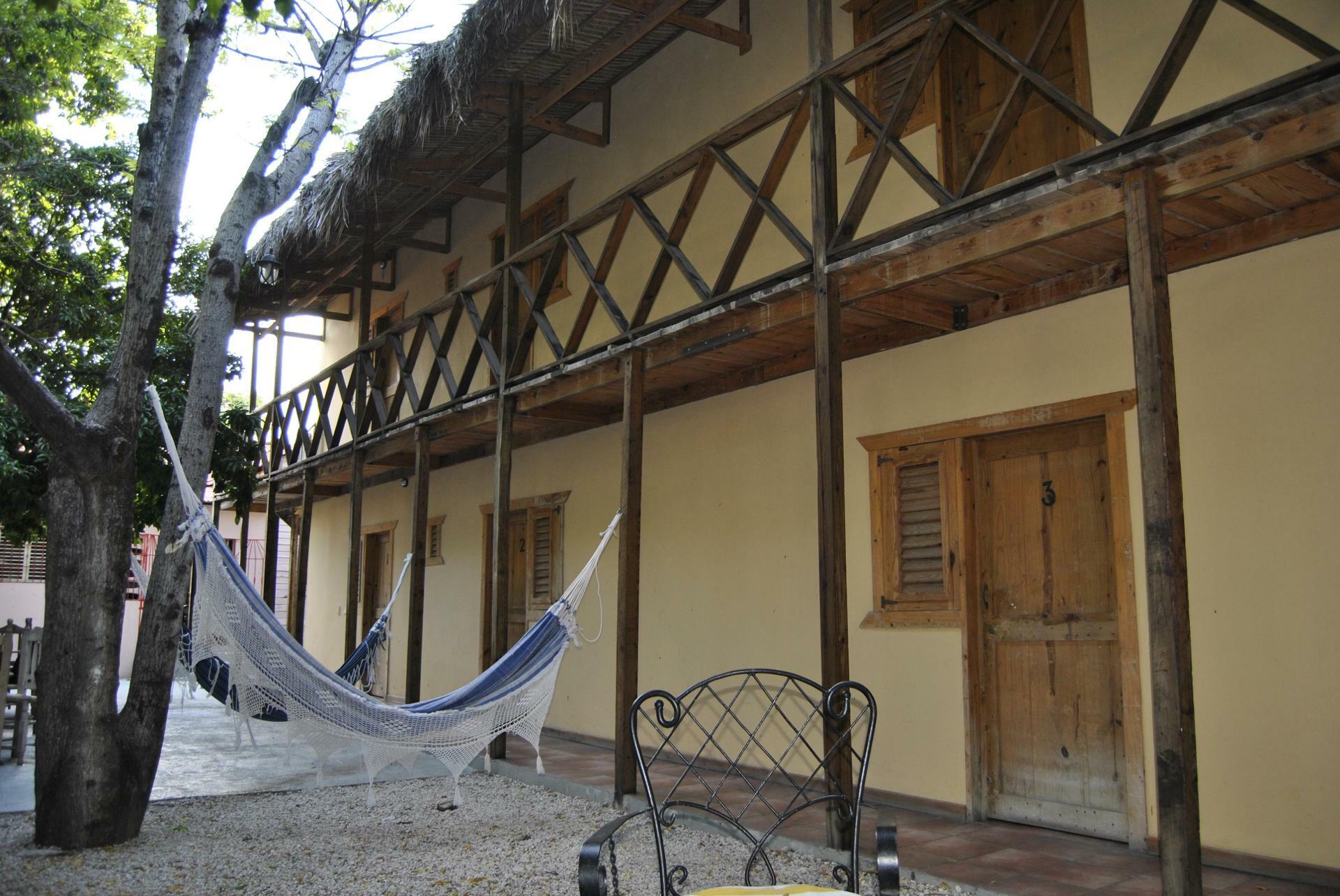 Hotel Loro Tuerto Barahona ภายนอก รูปภาพ
