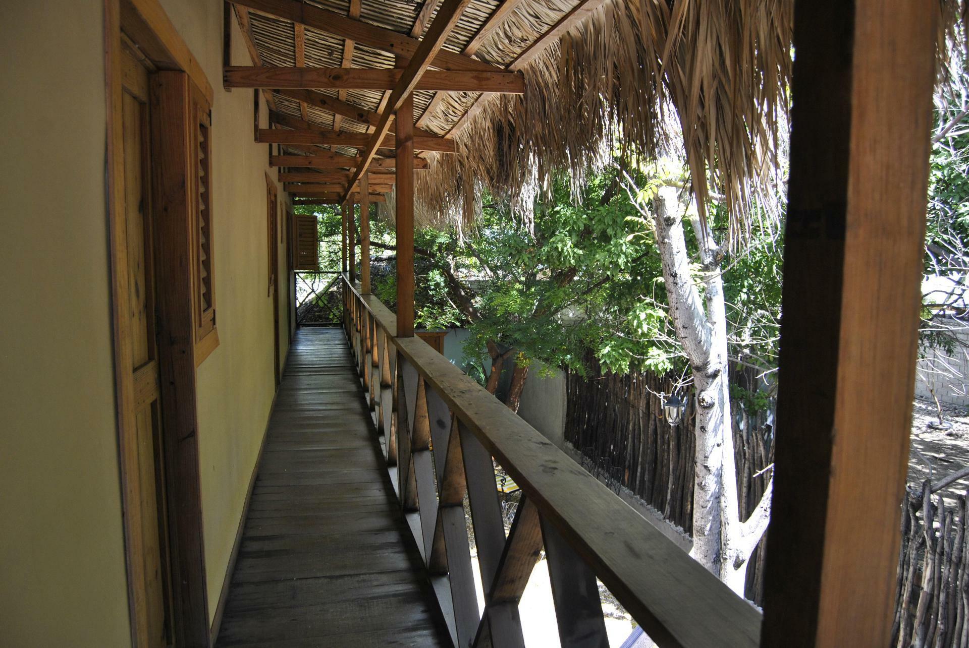 Hotel Loro Tuerto Barahona ภายนอก รูปภาพ