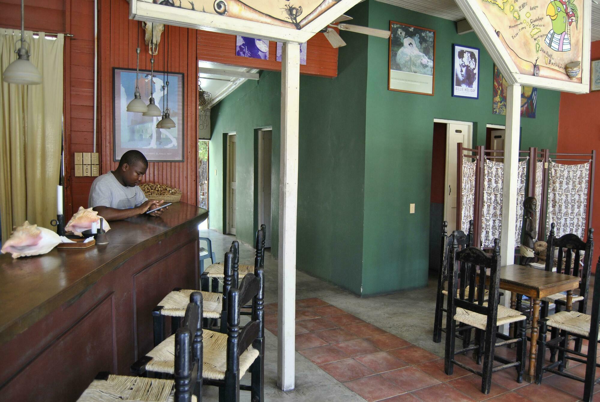 Hotel Loro Tuerto Barahona ภายนอก รูปภาพ